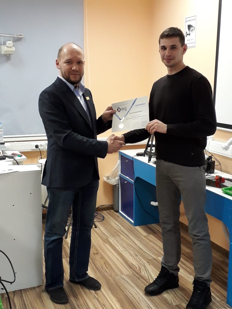 Атравматичное удаление зубов и методики наложения швов