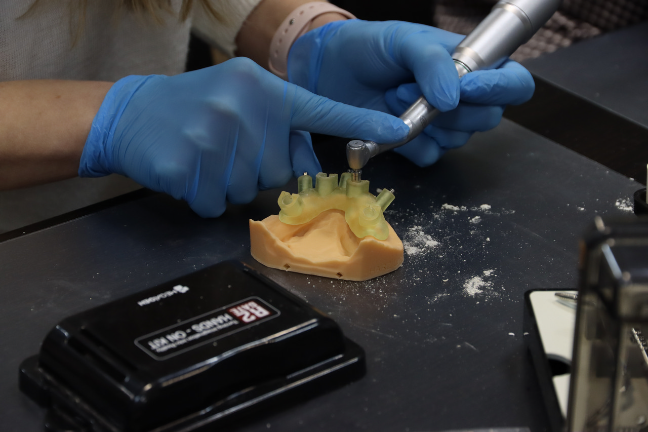 Продвинутый курс R2Gate+ExoCAD. Практика на беззубой челюсти