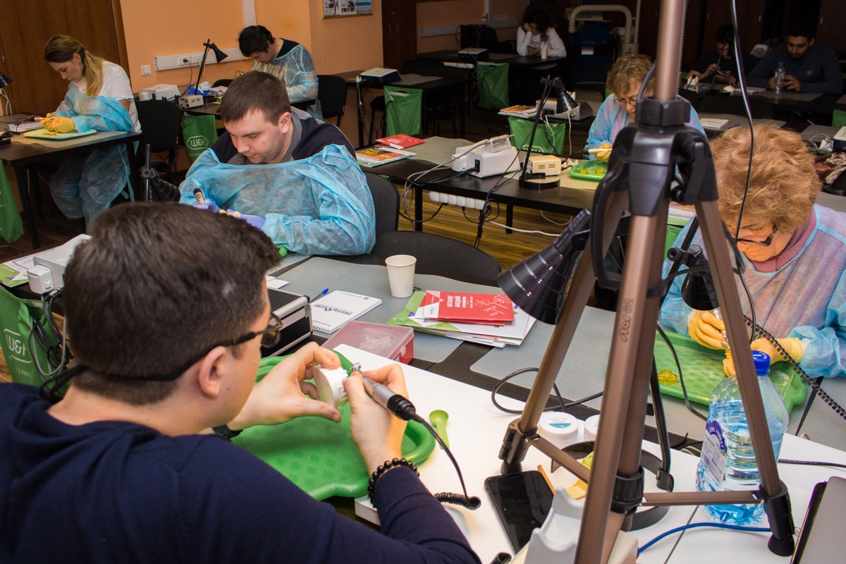 Препарирование зубов под цельнокерамические реставрации во фронтальном отделе, 26 февраля 2020г.