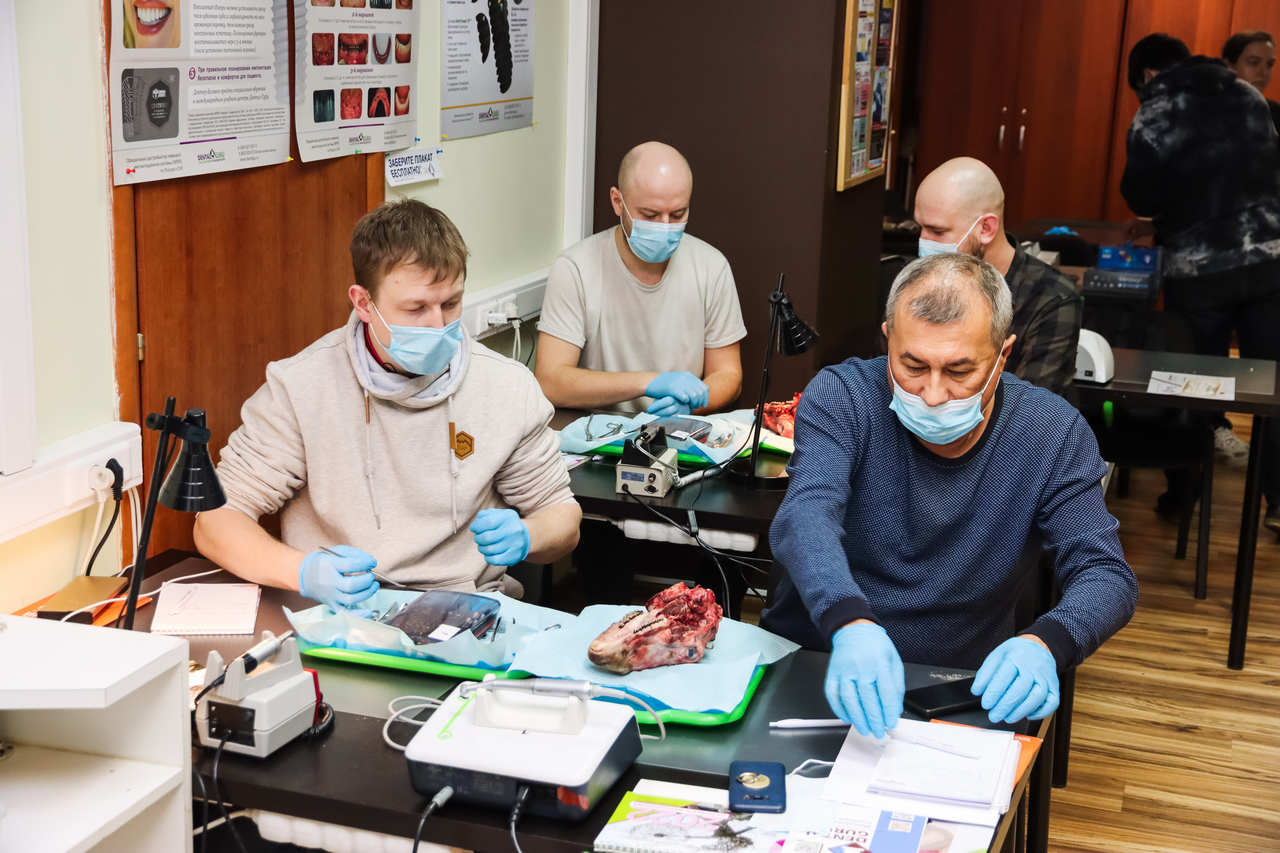 Виталий Панцулая: одномоментная имплантация и немедленная нагрузка