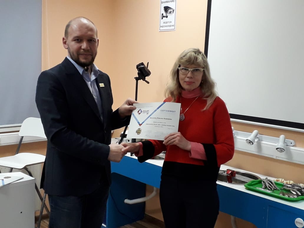 Атравматичное удаление зубов и методики наложения швов