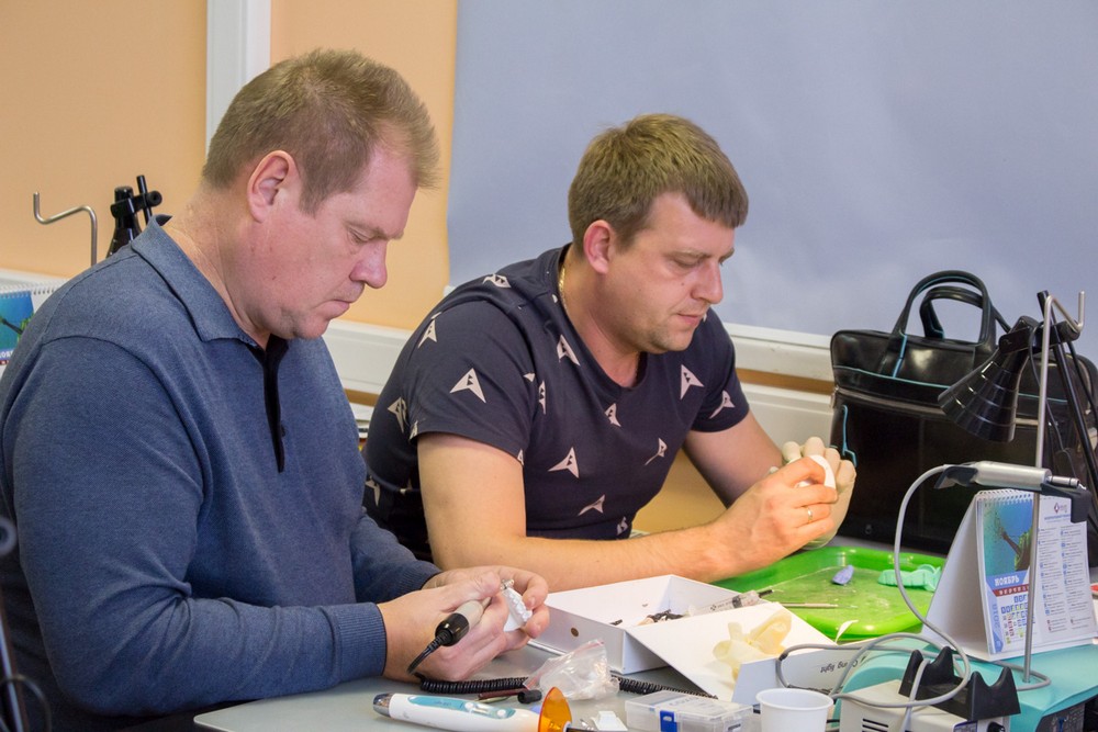 Керамические и композитные виниры в реставрации фронтальных зубов