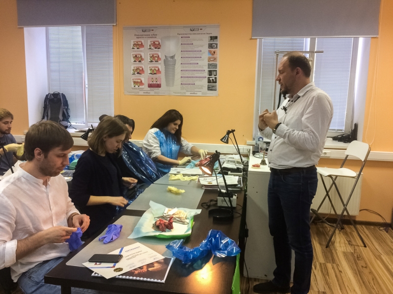 Атравматичное удаление зубов и методики наложения швов