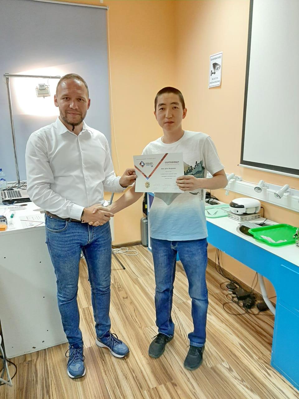 Атравматичное удаление зубов и методики наложения швов. Пост-релиз офлайн курса 23 июня.