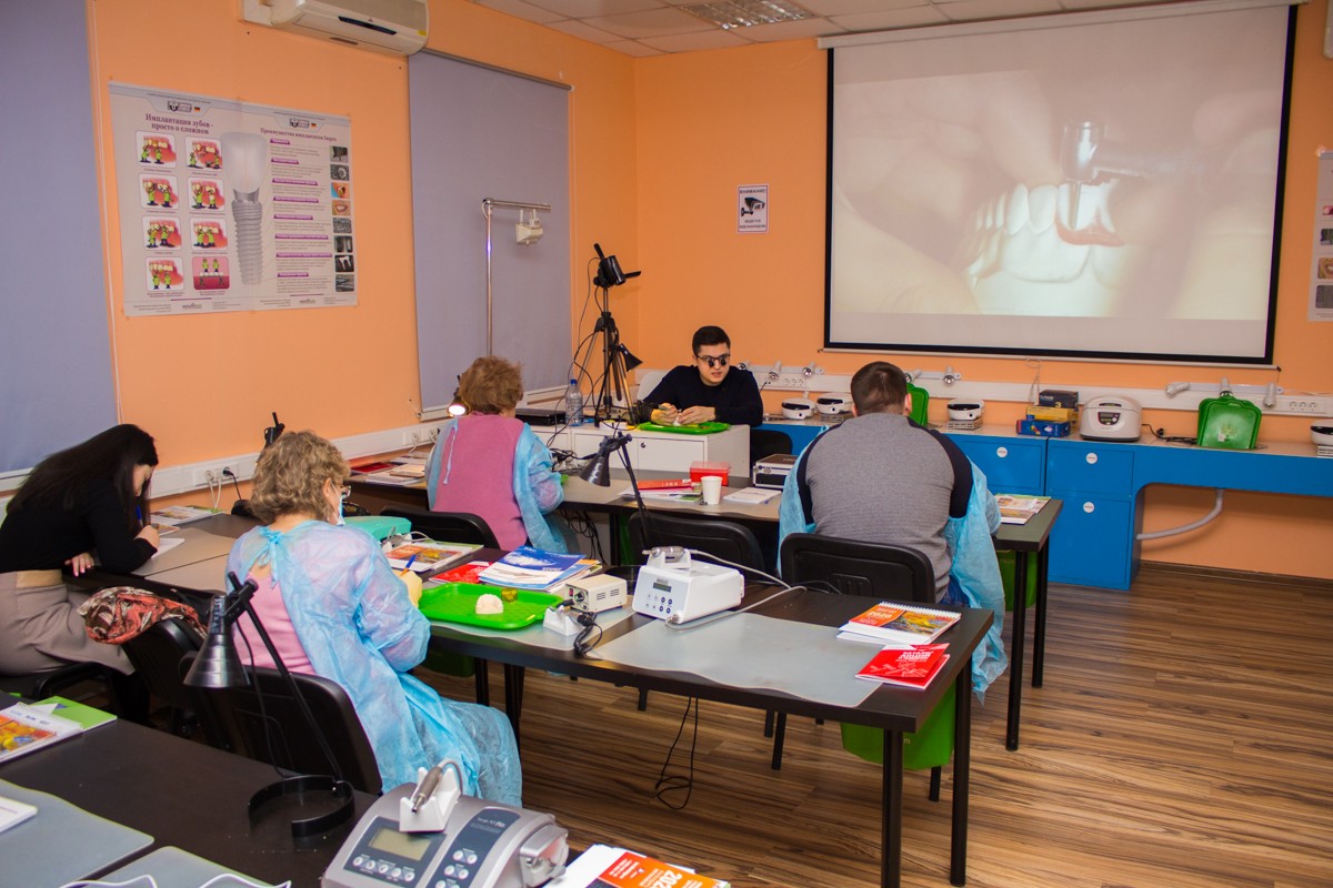 Препарирование зубов под цельнокерамические реставрации во фронтальном отделе, 26 февраля 2020г.