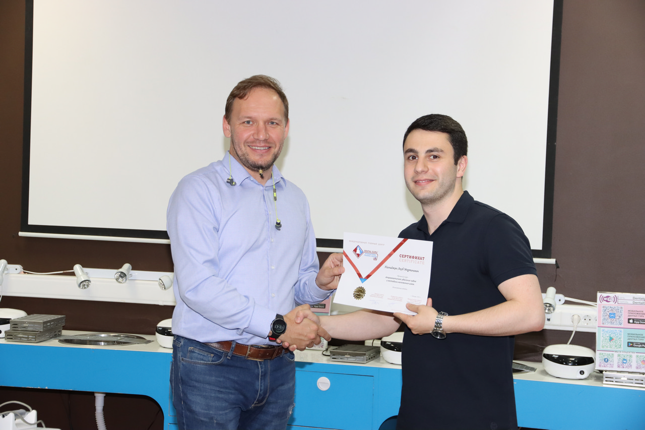 Атравматичное удаление зубов и методики наложения швов