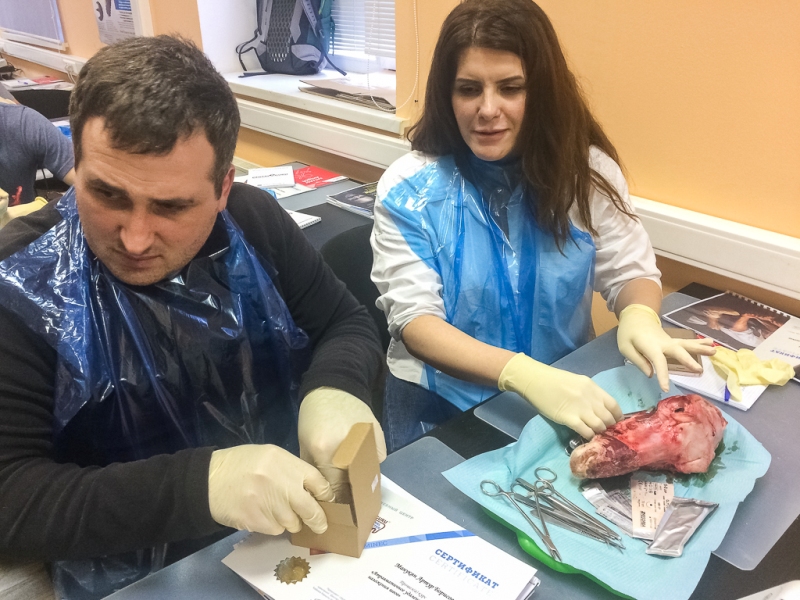 Атравматичное удаление зубов и методики наложения швов