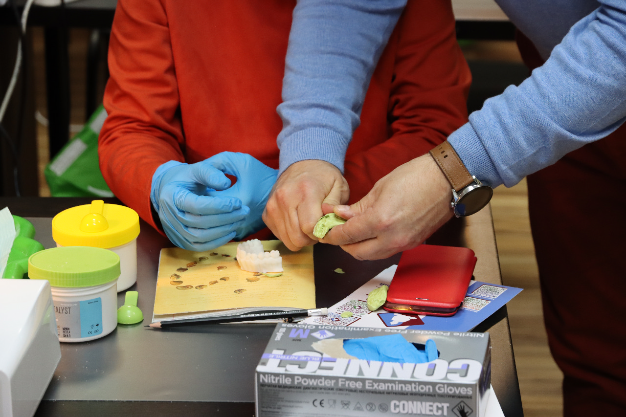 Прямые композитные виниры. Полный алгоритм и немного больше