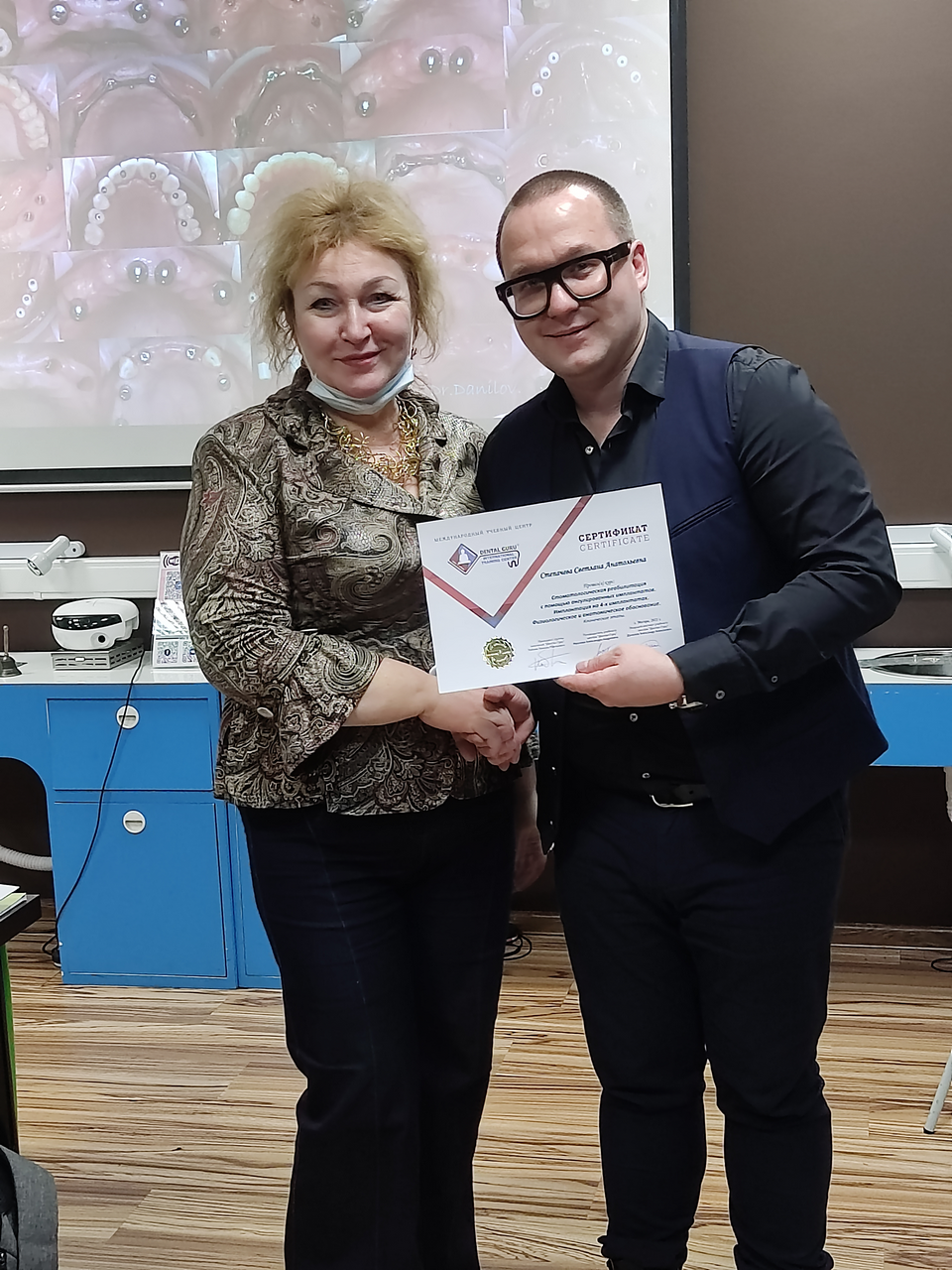 Стоматологическая реабилитация с помощью ангулированных имплантатов. Имплантация на 4-х имплантатах