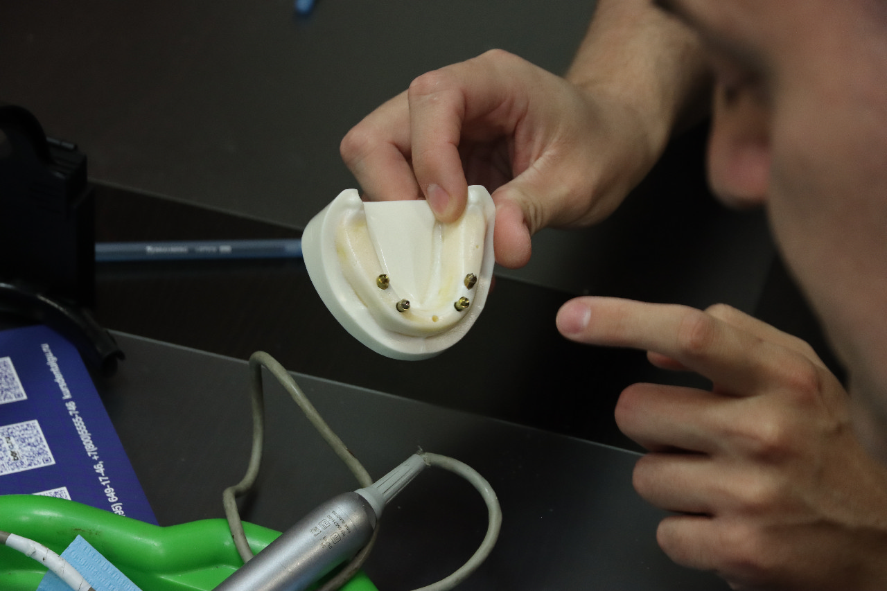 Экспертный курс по тотальной имплантации и протезированию при полном отсутствии зубов