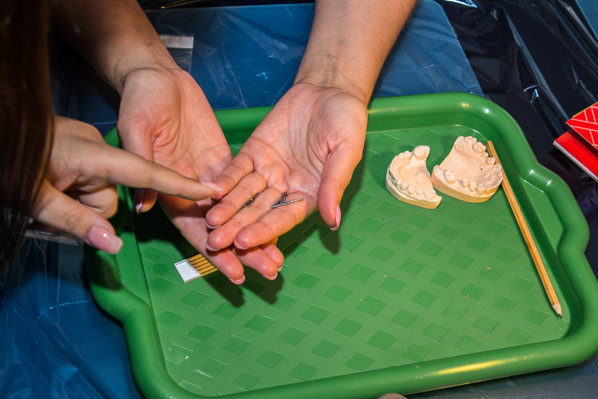 Препарирование зубов под цельнокерамические реставрации во фронтальном отделе. 3 сентября 2019, Султанов К.С.