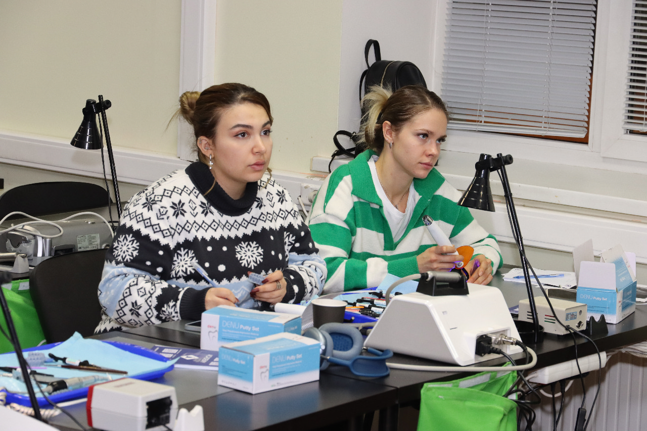 Прямые композитные виниры. Полный алгоритм и немного больше