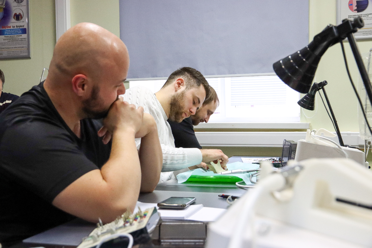 Экспертный курс по тотальной имплантации и протезированию при полном отсутствии зубов