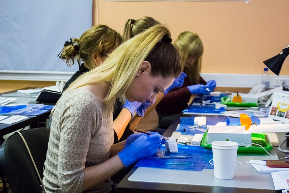 Два дня, два лектора, 40 тем и реставрация на пациенте.