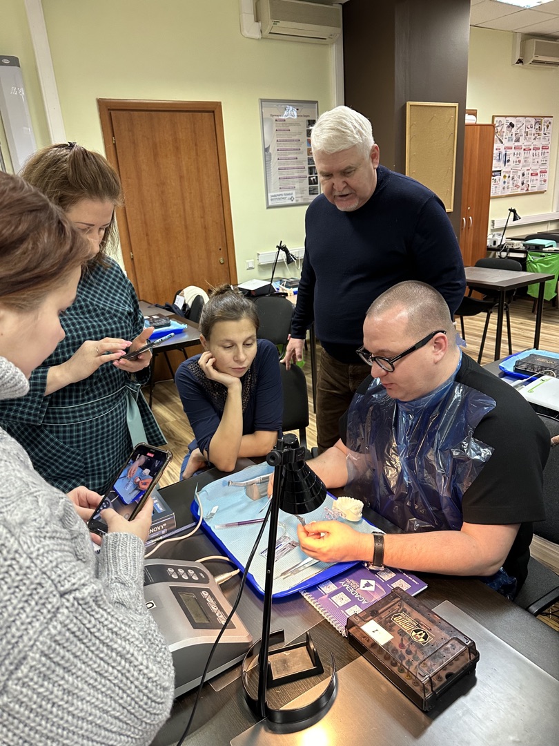 Стоматологическая реабилитация с помощью ангулированных имплантатов