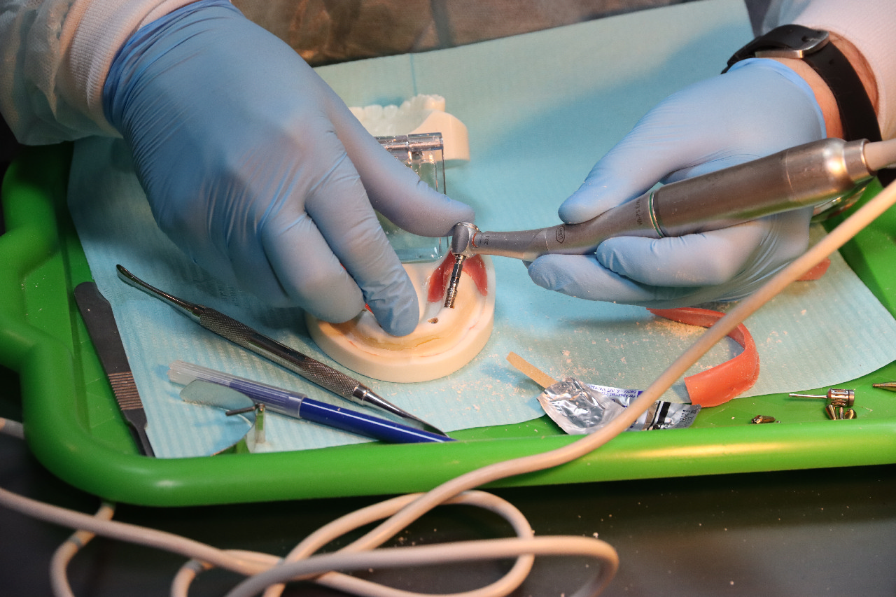 Экспертный курс по тотальной имплантации и протезированию при полном отсутствии зубов