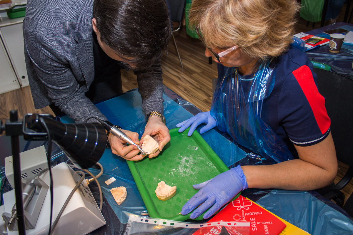 Препарирование зубов под цельнокерамические реставрации во фронтальном отделе. 3 сентября 2019, Султанов К.С.