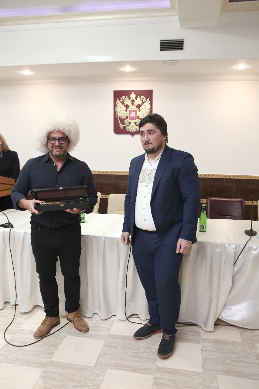 24 октября. Имплантологический конгресс с Ховардом Глюкманом в Махачкале.