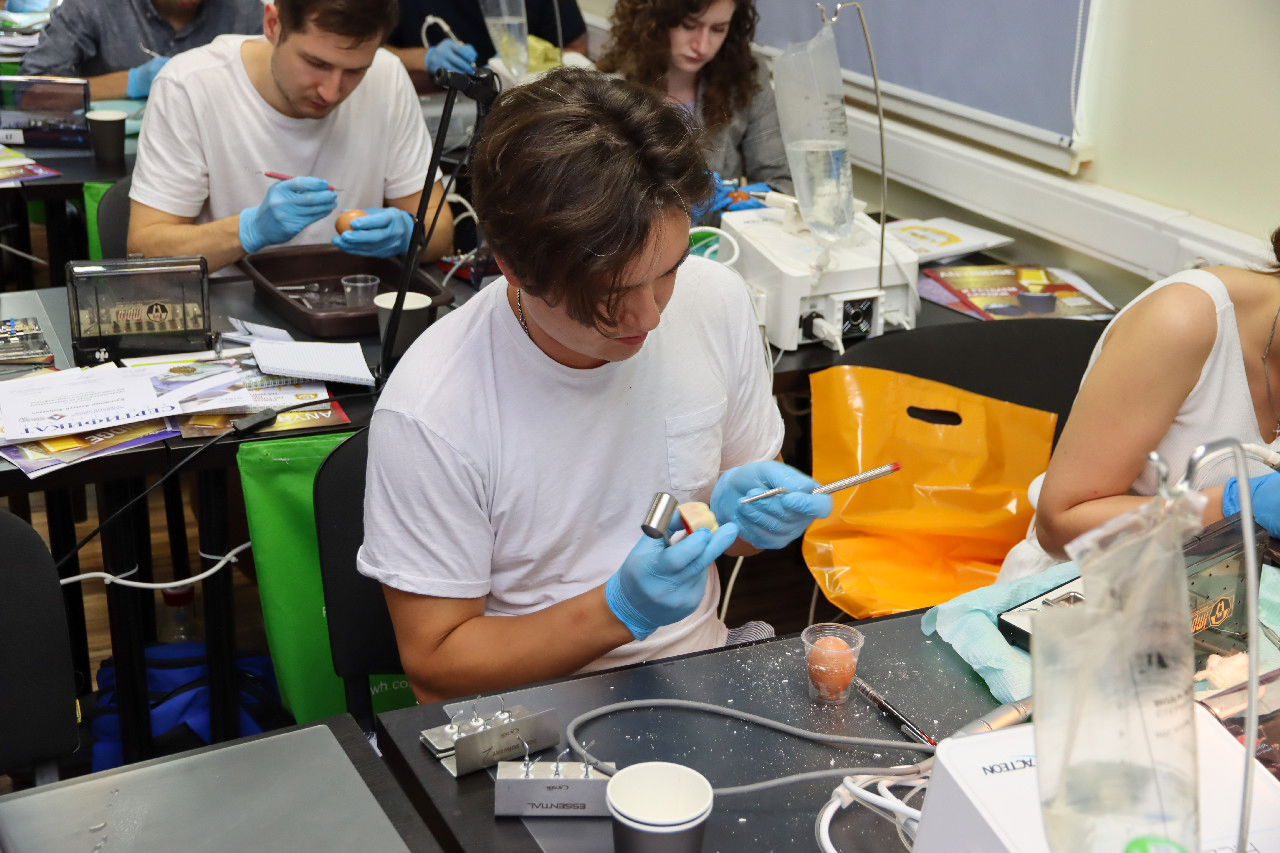 Продвинутый курс по имплантации. Костная пластика и синус-лифтинг