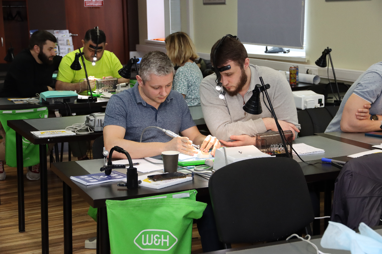 Экспертный курс по тотальной имплантации и протезированию при полном отсутствии зубов