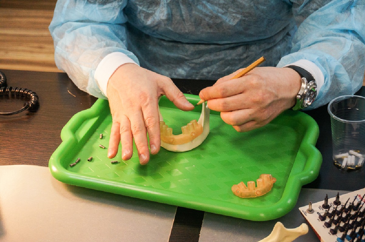 Экспертный курс по тотальной имплантации и протезированию при полном отсутствии зубов