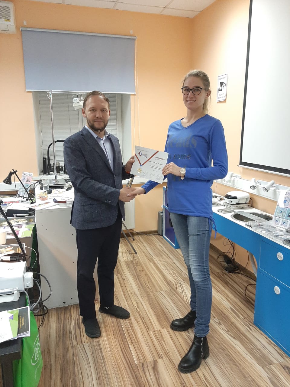 Атравматичное удаление зубов и методики наложения швов. Пост-релиз 11.12.20