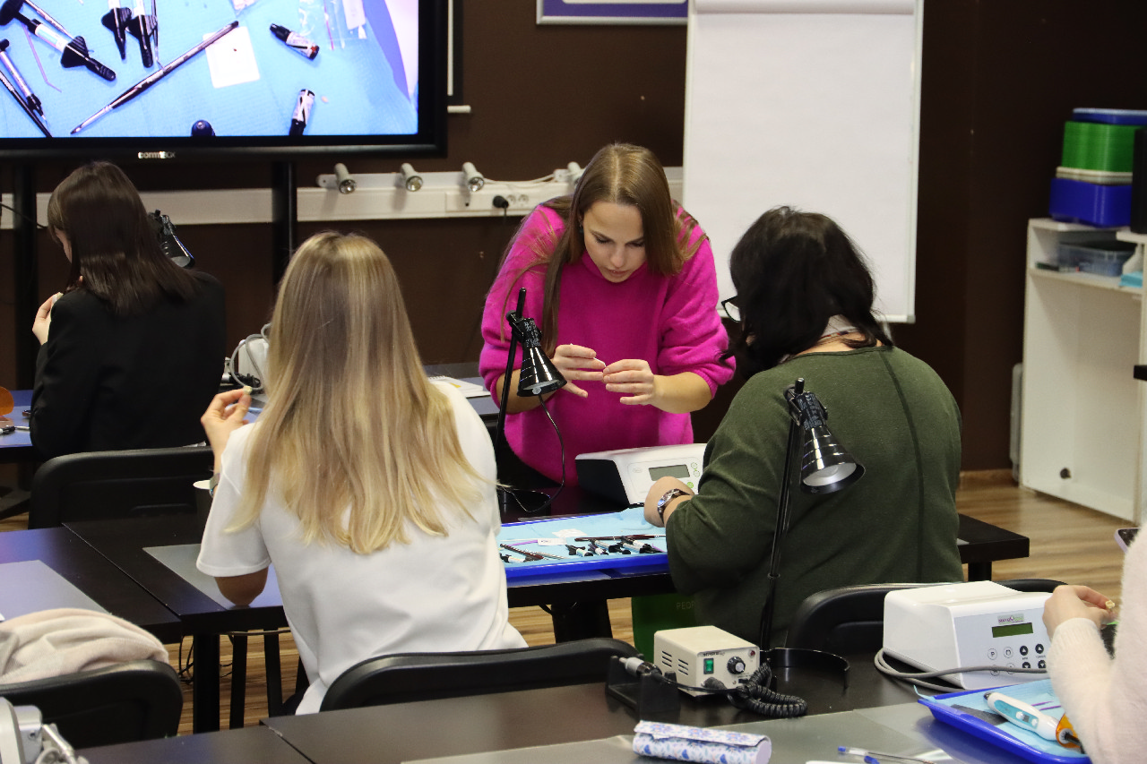 Прямые методы реставраций жевательной группы зубов