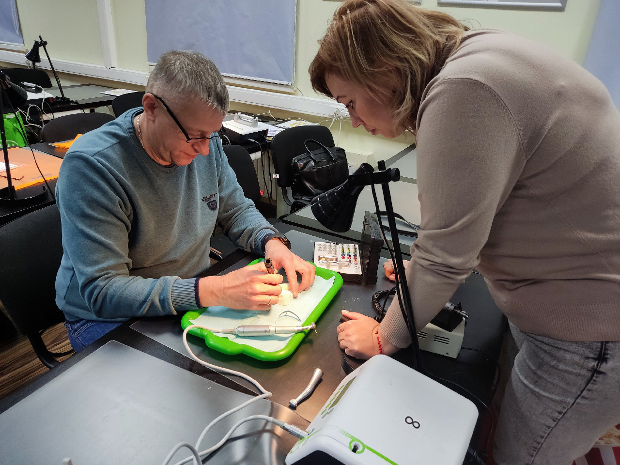 Стоматологическая реабилитация с помощью ангулированных имплантатов