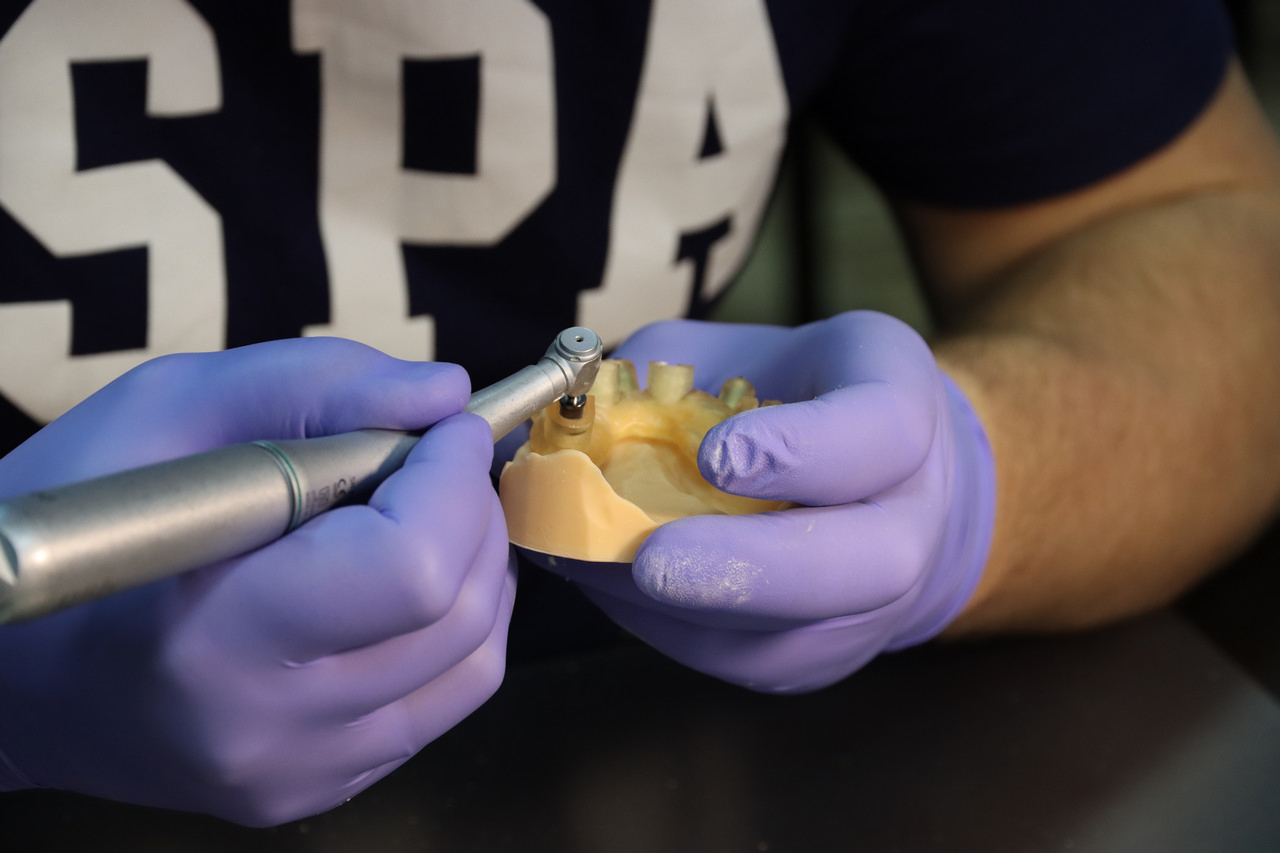 Продвинутый курс R2Gate+ExoCAD. Практика на беззубой челюсти