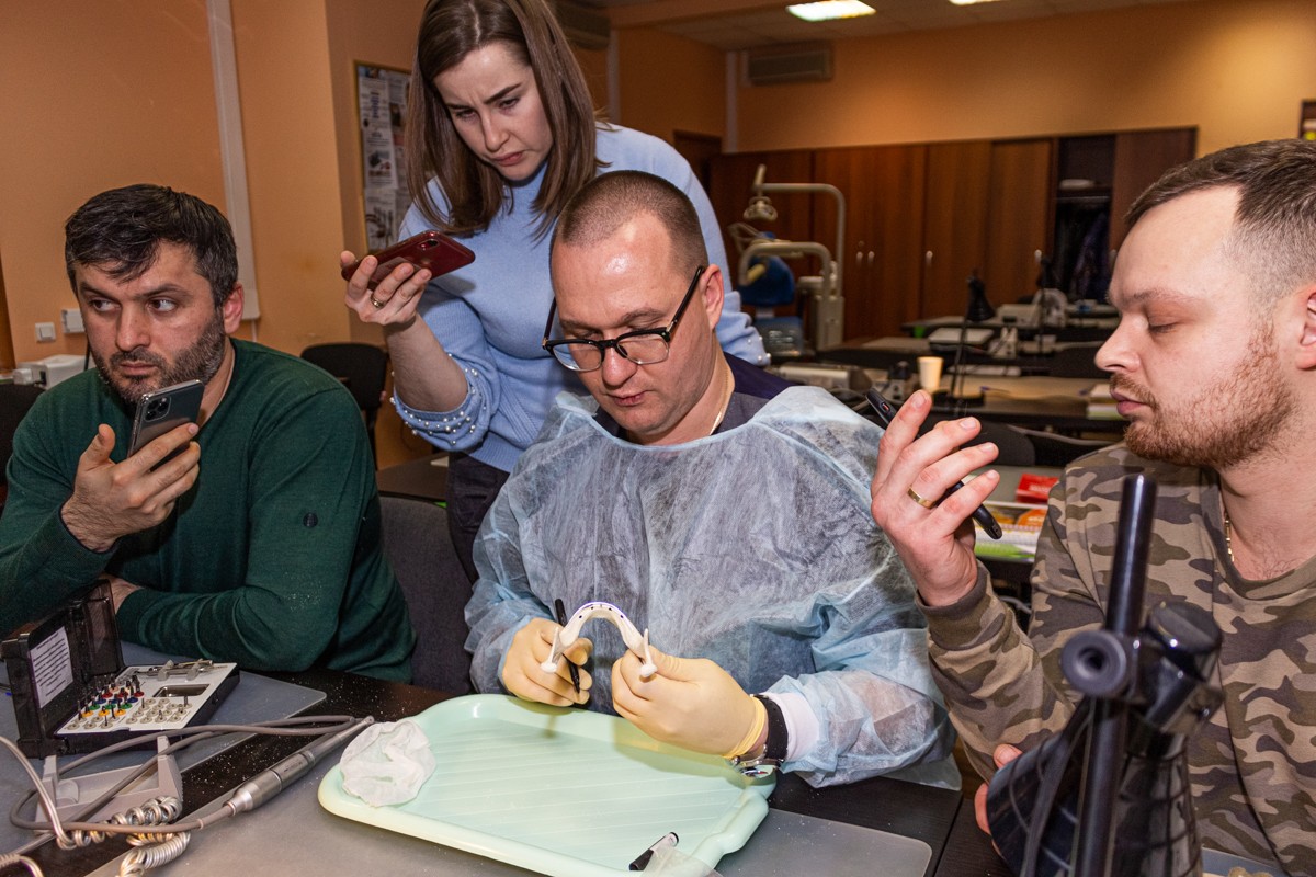 Стоматологическая реабилитация с помощью ангулированных имплантатов. 5 февраля 2020, Данилов Александр Алексеевич