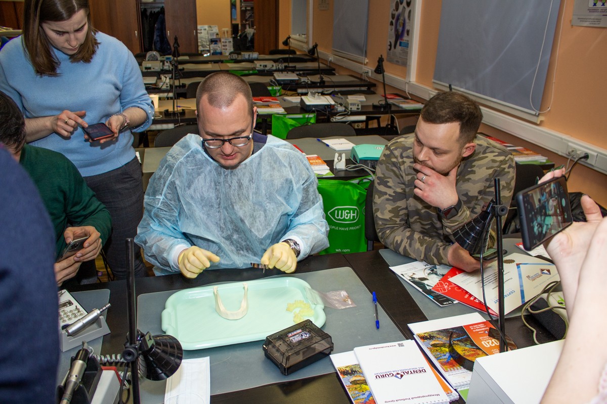 Стоматологическая реабилитация с помощью ангулированных имплантатов. 5 февраля 2020, Данилов Александр Алексеевич