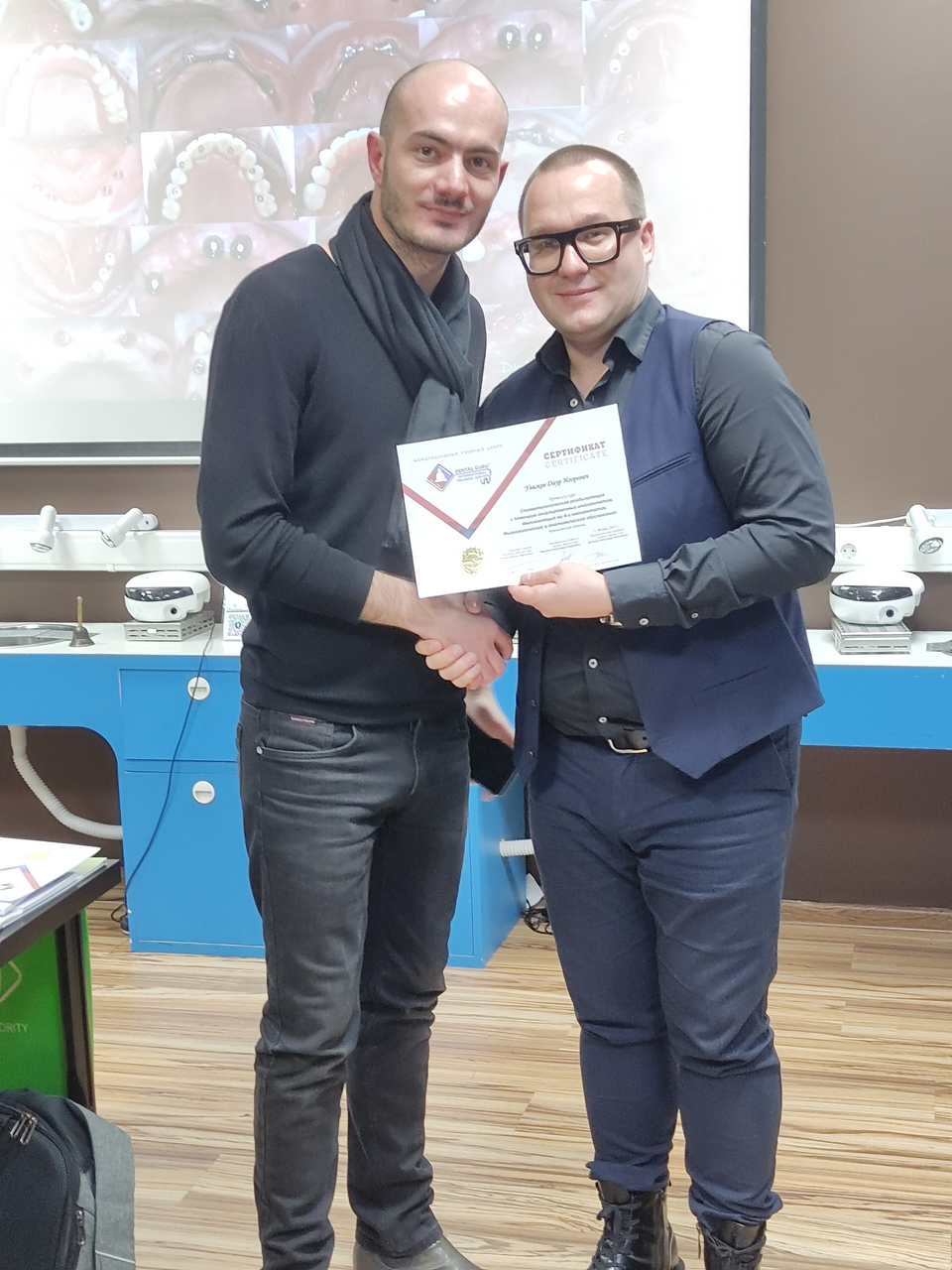 Стоматологическая реабилитация с помощью ангулированных имплантатов. Имплантация на 4-х имплантатах