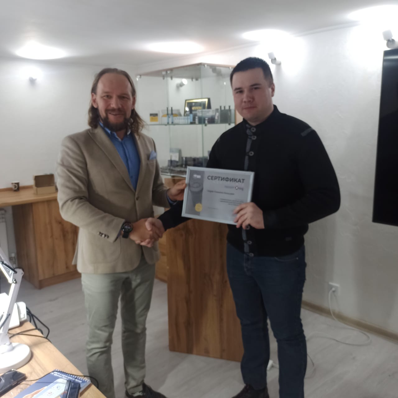 Курс Камиля Хабиева в Казастане: Атравматичное удаление зубов, одномоментная имплантация и PRF 