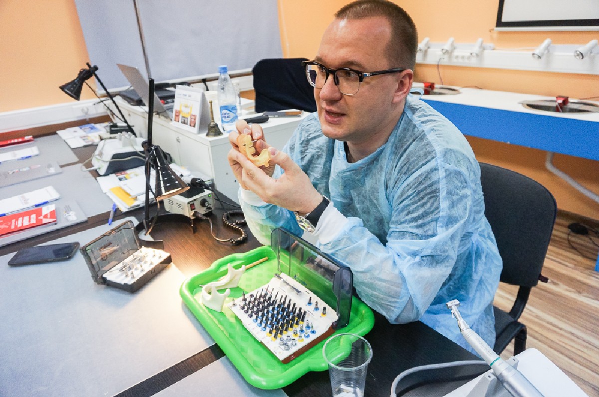 Экспертный курс по тотальной имплантации и протезированию при полном отсутствии зубов