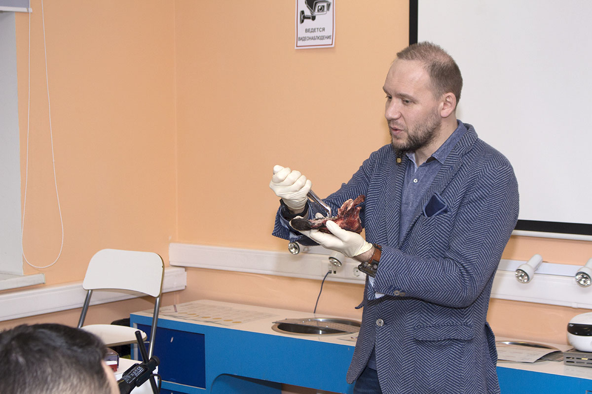 Атравматичное удаление зубов и методики наложения швов. 21.01.2020