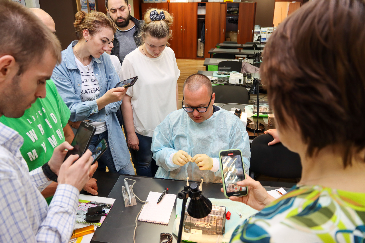 Стоматологическая реабилитация с помощью ангулированных имплантатов