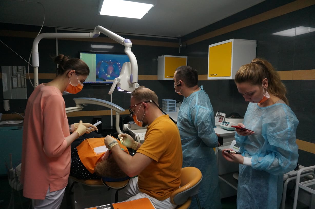 Два дня, два лектора, 40 тем и реставрация на пациенте.