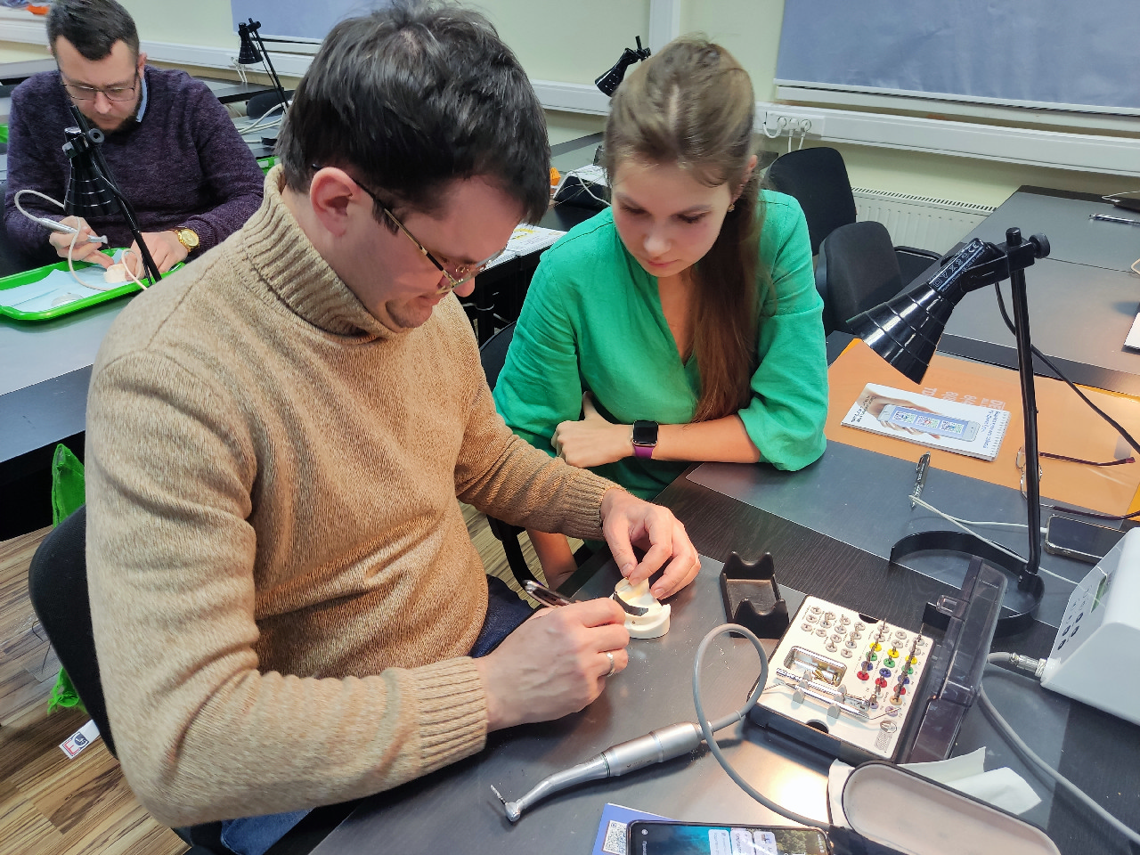 Стоматологическая реабилитация с помощью ангулированных имплантатов