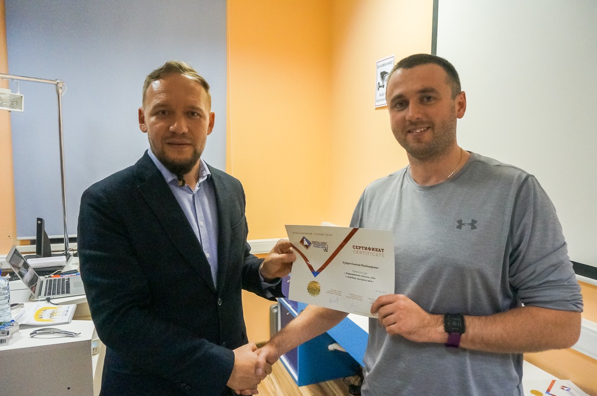 Атравматичное удаление зубов и методики наложения швов. Курс Камиля Наильевича Хабиева, 6 октября