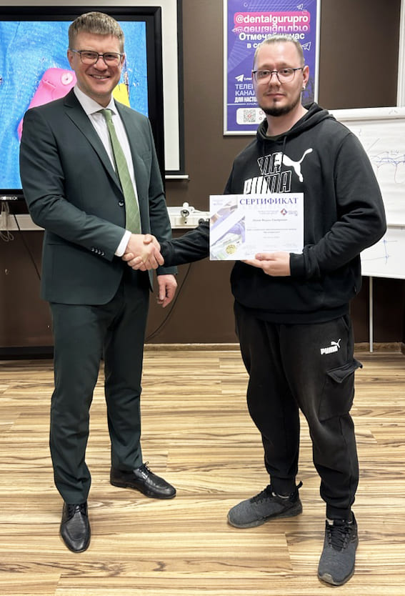 Одномоментная имплантация, немедленная нагрузка и формирование защитного барьера