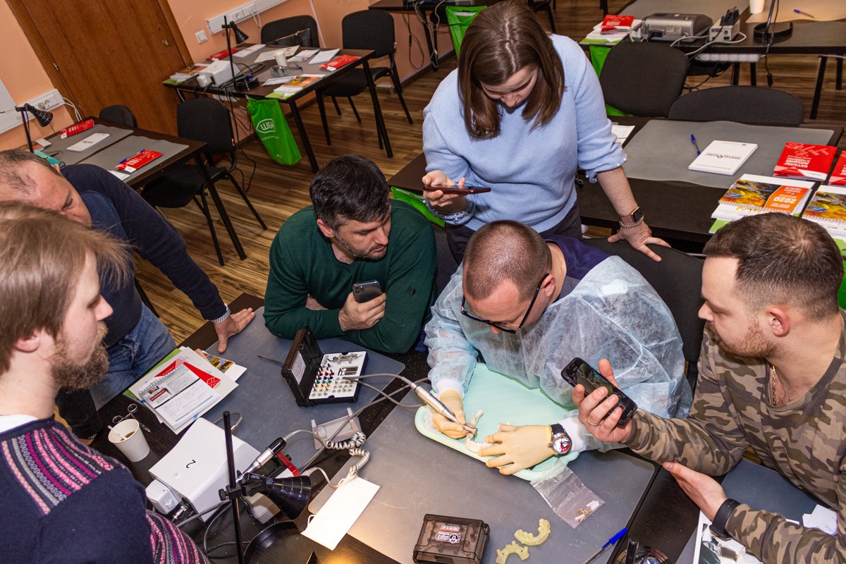 Стоматологическая реабилитация с помощью ангулированных имплантатов. 5 февраля 2020, Данилов Александр Алексеевич