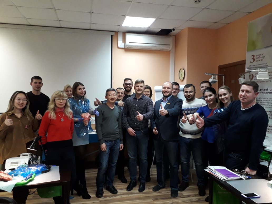 Атравматичное удаление зубов и методики наложения швов