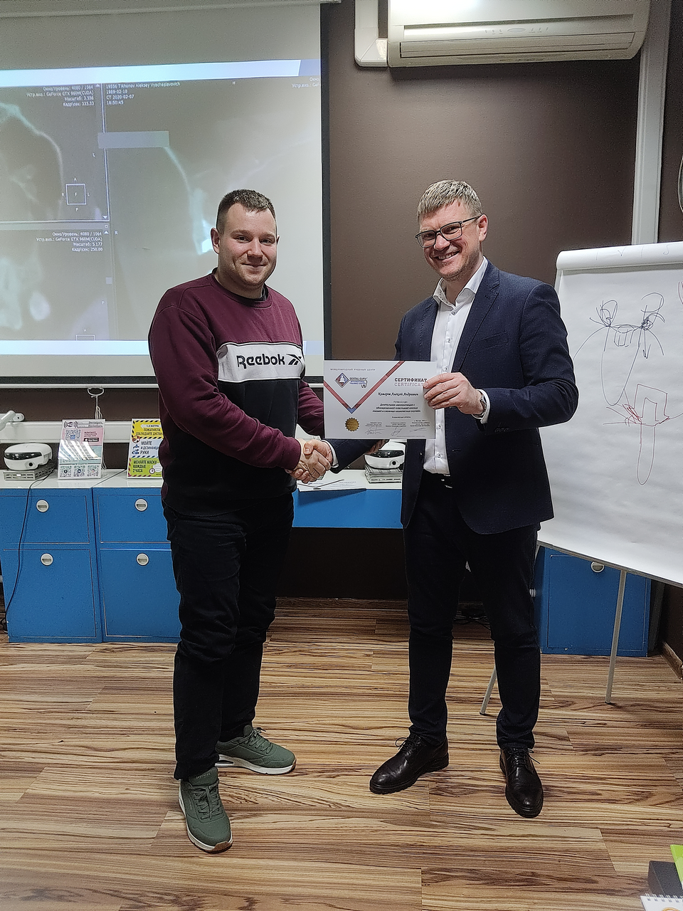 Дентальная имплантация с одновременной пластикой мягких тканей в сложных клинических случаях