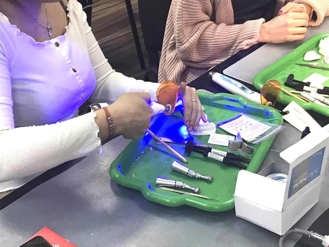 Прямые композитные виниры. Полный алгоритм и немного больше, 29 февраля 2020г.