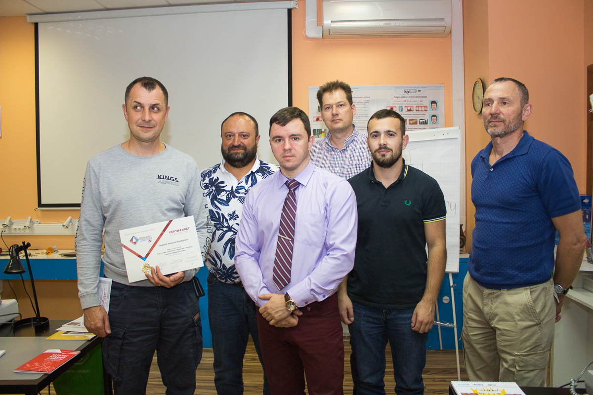 Курс "Как спасти имплантат. Стратегия и тактика в лечении периимплантитов". Панцулая В.Г.