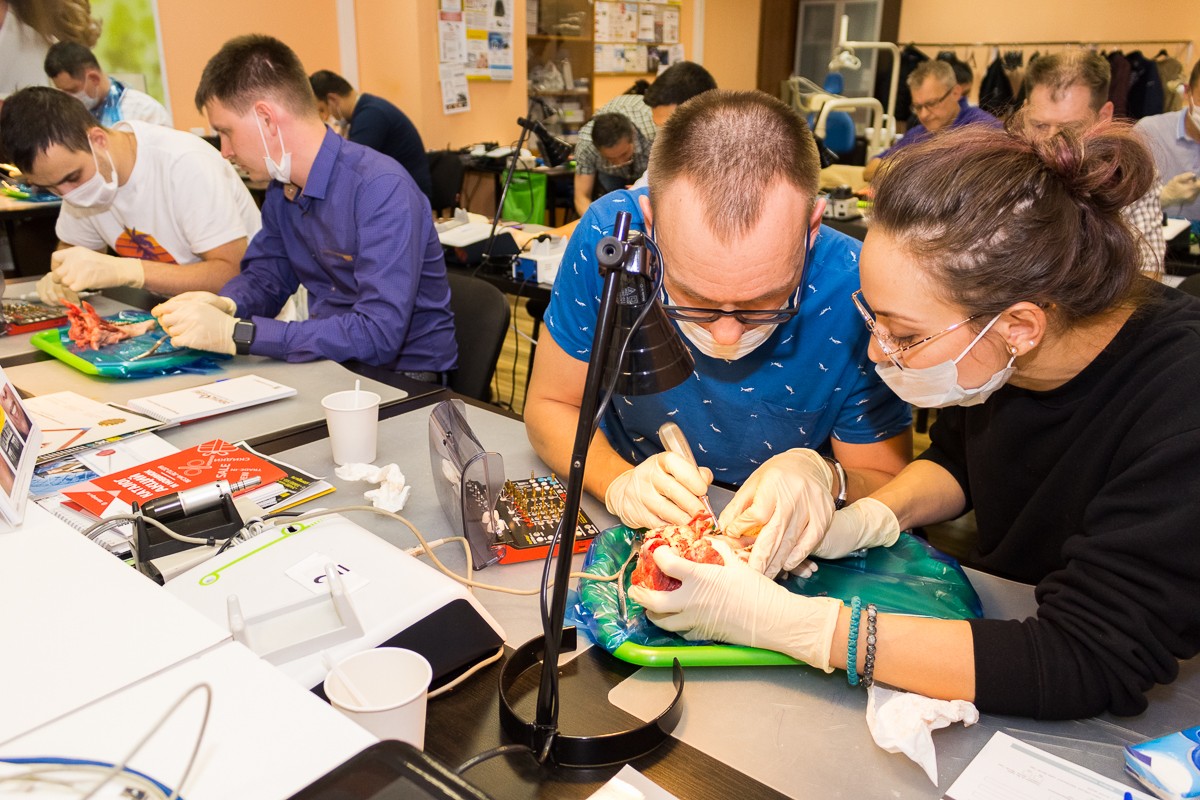 Одномоментная имплантация и немедленная нагрузка