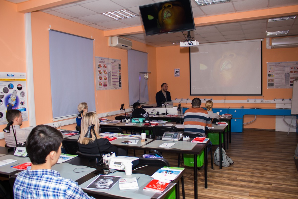 21 ноября 2019: курс Камиля Наильевича Хабиева «Атравматичное удаление зубов и методики наложения швов».