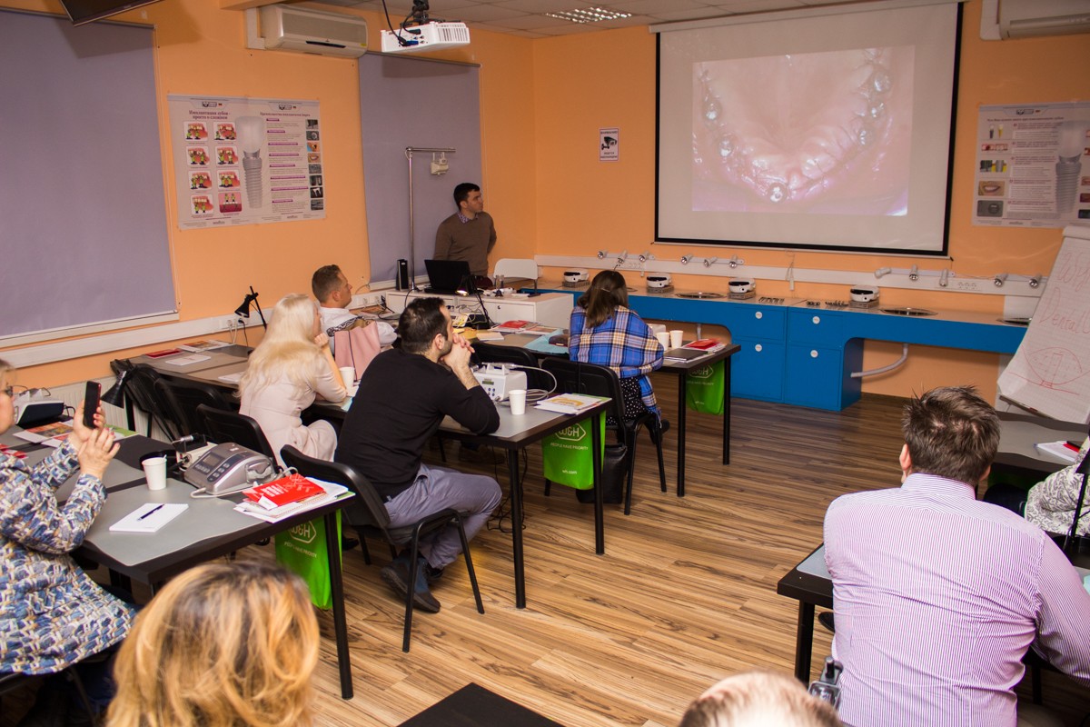 Одномоментная имплантация и немедленная нагрузка. 3 февраля 2020