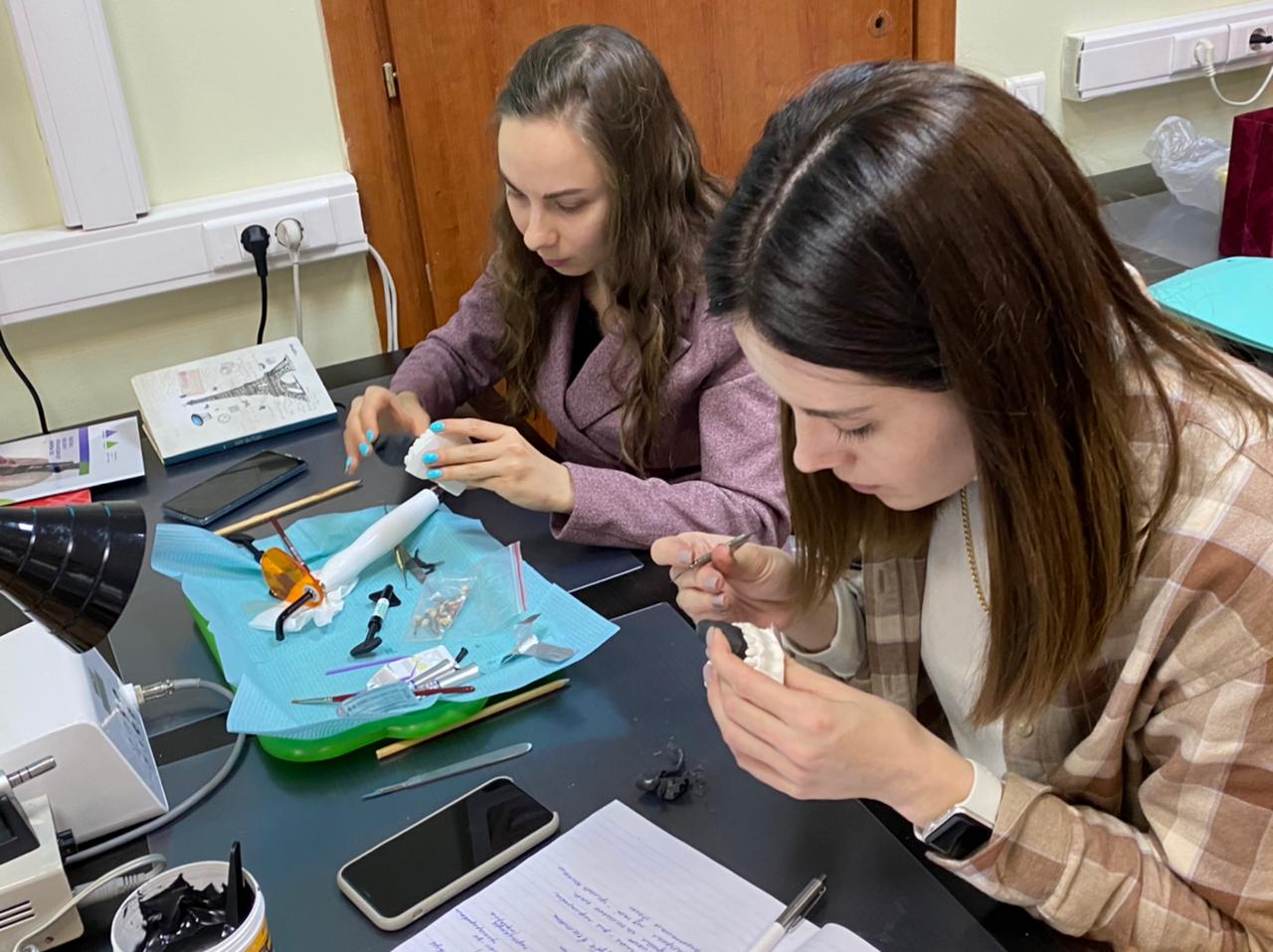 Прямые композитные виниры. Полный алгоритм и немного больше. Пост-релиз 3 марта 2021