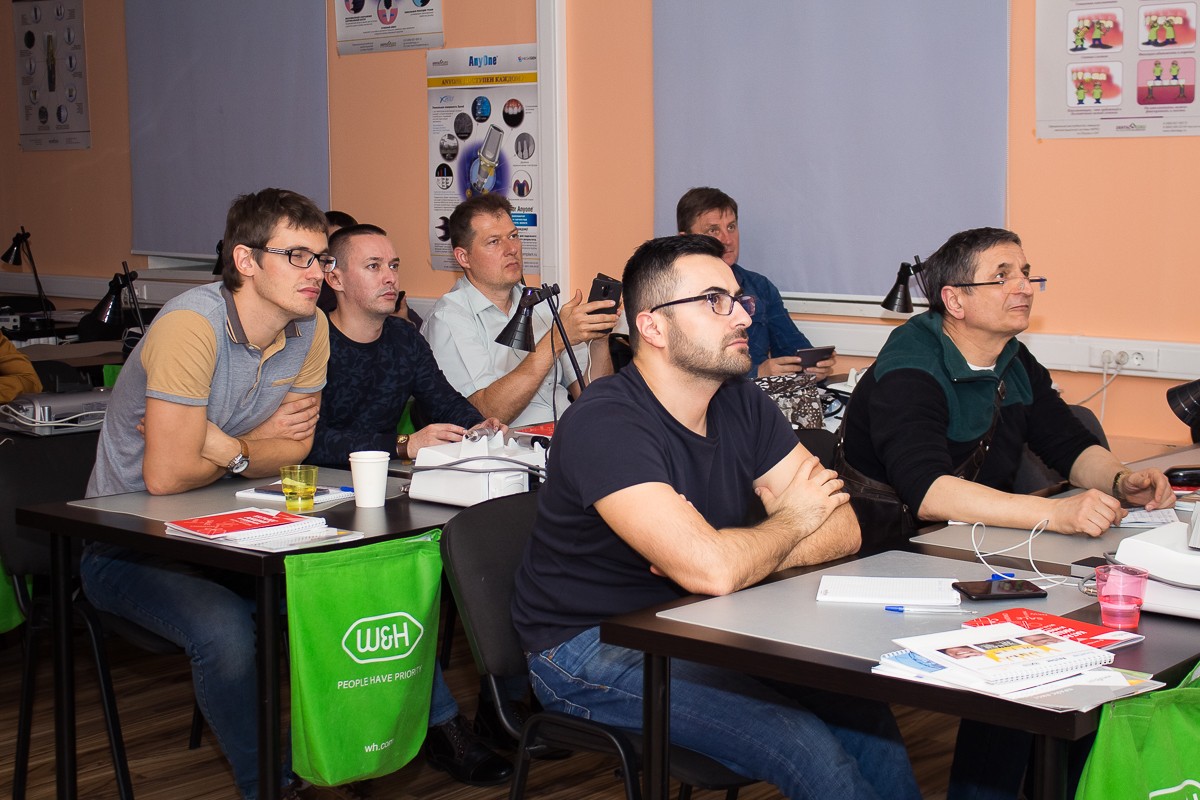 Пластика мягких тканей вокруг имплантатов. Морфологический подход - курс Виталия Панцулаи в УЦ Дентал Гуру.